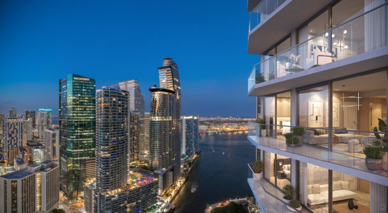 Viceroy Brickell Residences — render nocturno de la torre de 45 pisos en Brickell, Miami