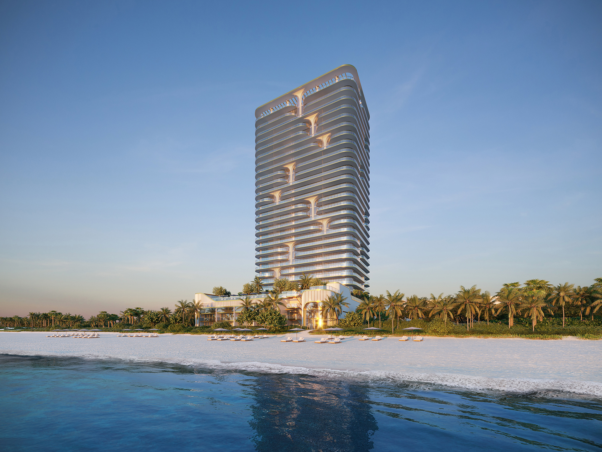 Waldorf Astoria Residences Pompano Beach — torre frente al océano al atardecer