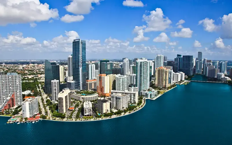 Ubicación bayfront de The St. Regis Residences en South Brickell, Miami
