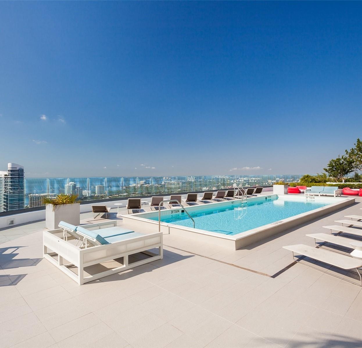 Piscina en la azotea de Brickell Heights