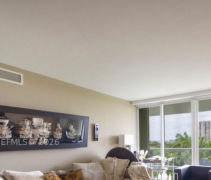 Residencia de tres habitaciones en Williams Island, Aventura