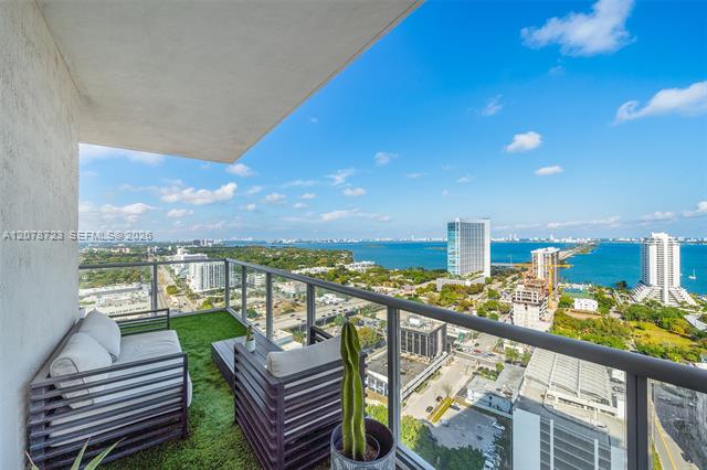 Otra vista de la residencia en Amoblada con vista a la bahía en Two Midtown
