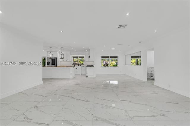 Sala renovada de casa en Kendall