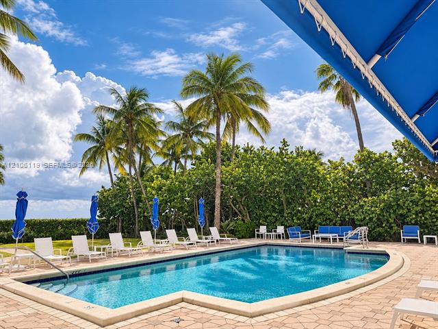 Piscina de Capobella Condo, Miami Beach
