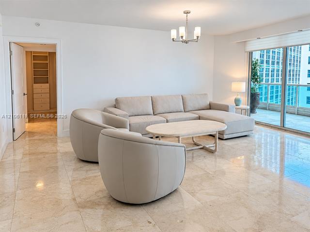 Sala amoblada en Capobella Condo, Miami Beach