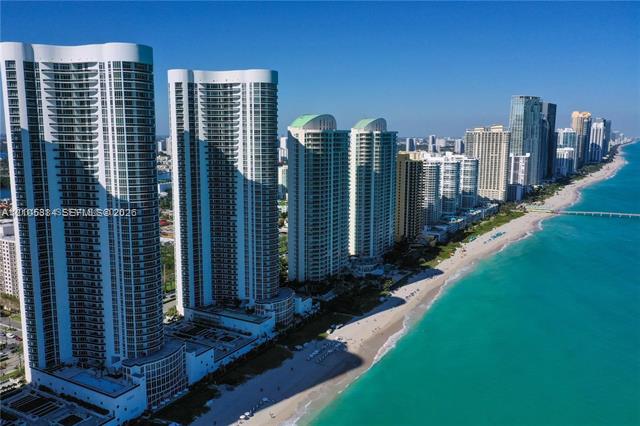 Vista aérea de TDR Tower I (Trump Towers), Sunny Isles Beach