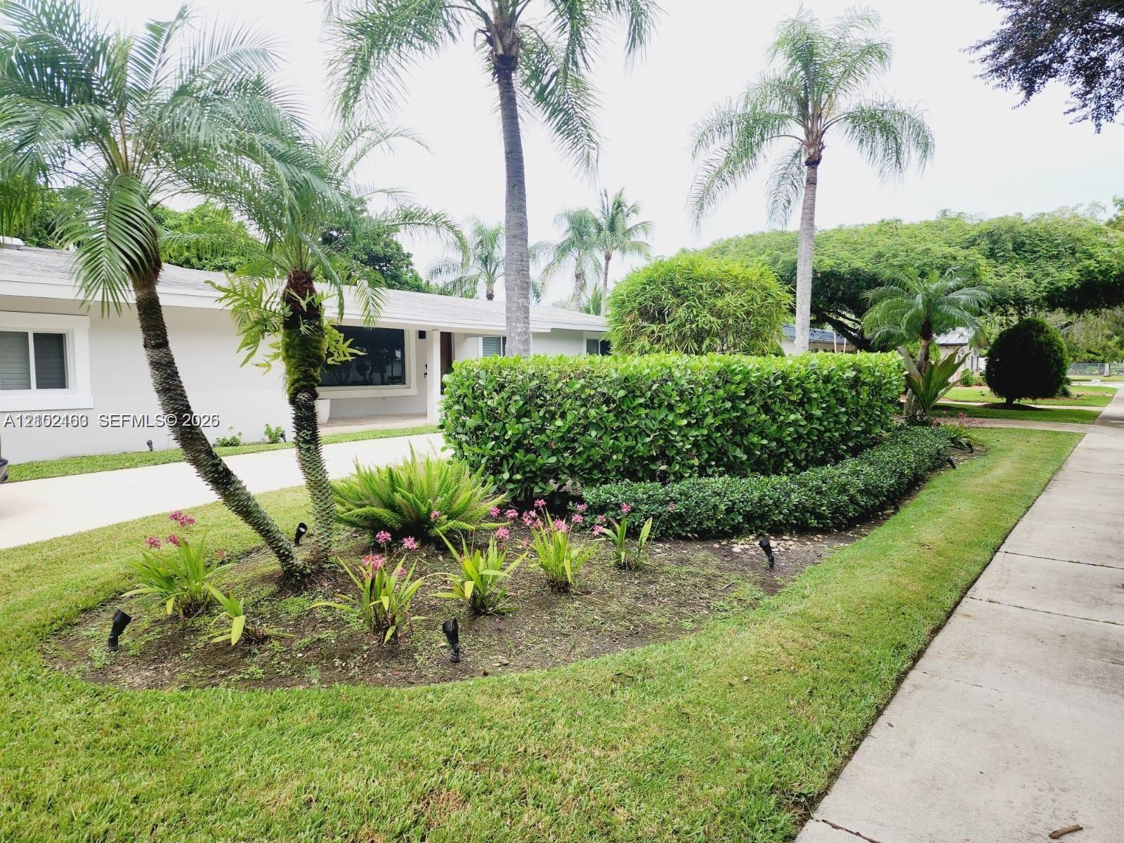 Casa en Palmetto Homesites, Pinecrest