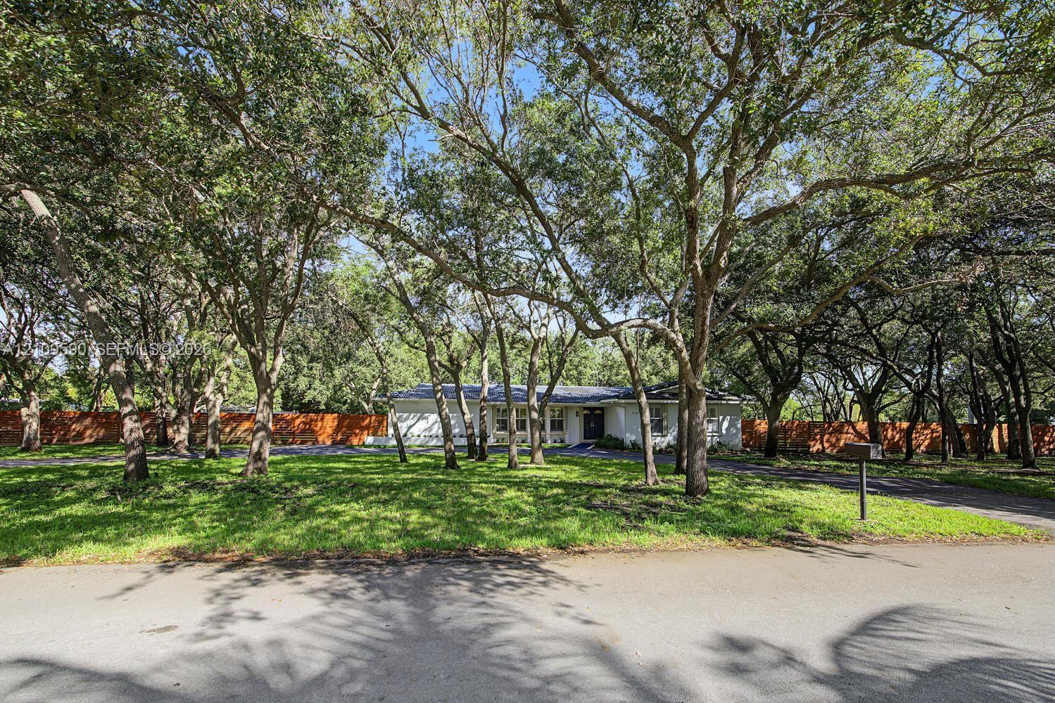 Casa en Suniland Estates, Pinecrest