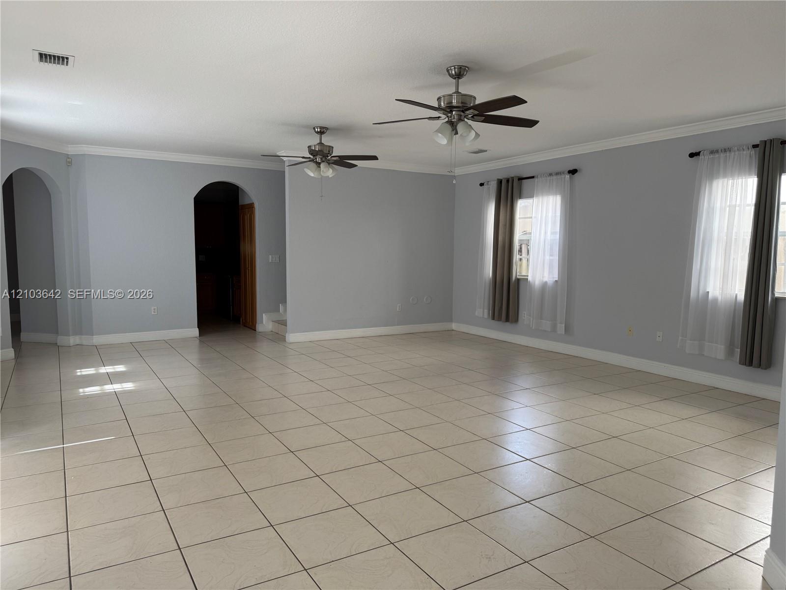Sala de la casa en Karenero Falls, Palmetto Bay