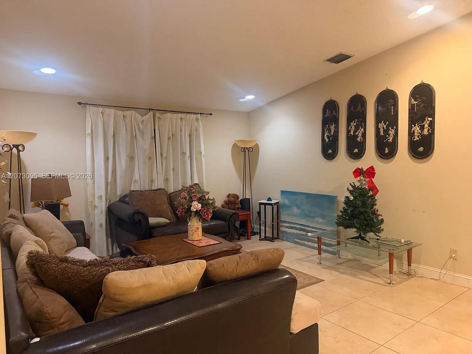 Sala de la casa en Kendalwood Estates, Pinecrest