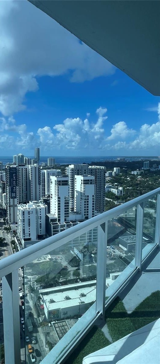 Balcón con vista en Brickell