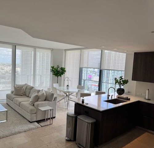 Sala y cocina en Reach, Brickell City Centre