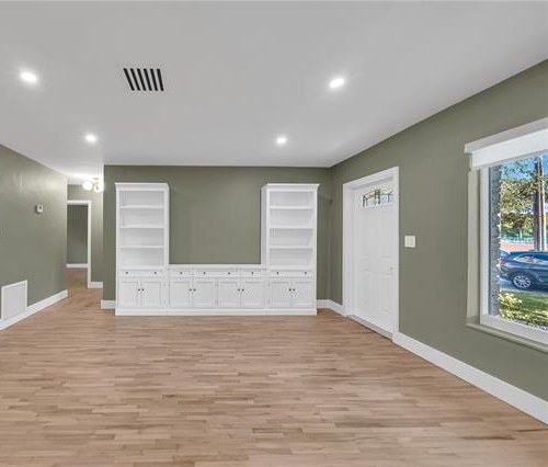 Sala de dúplex renovado en Coral Gables